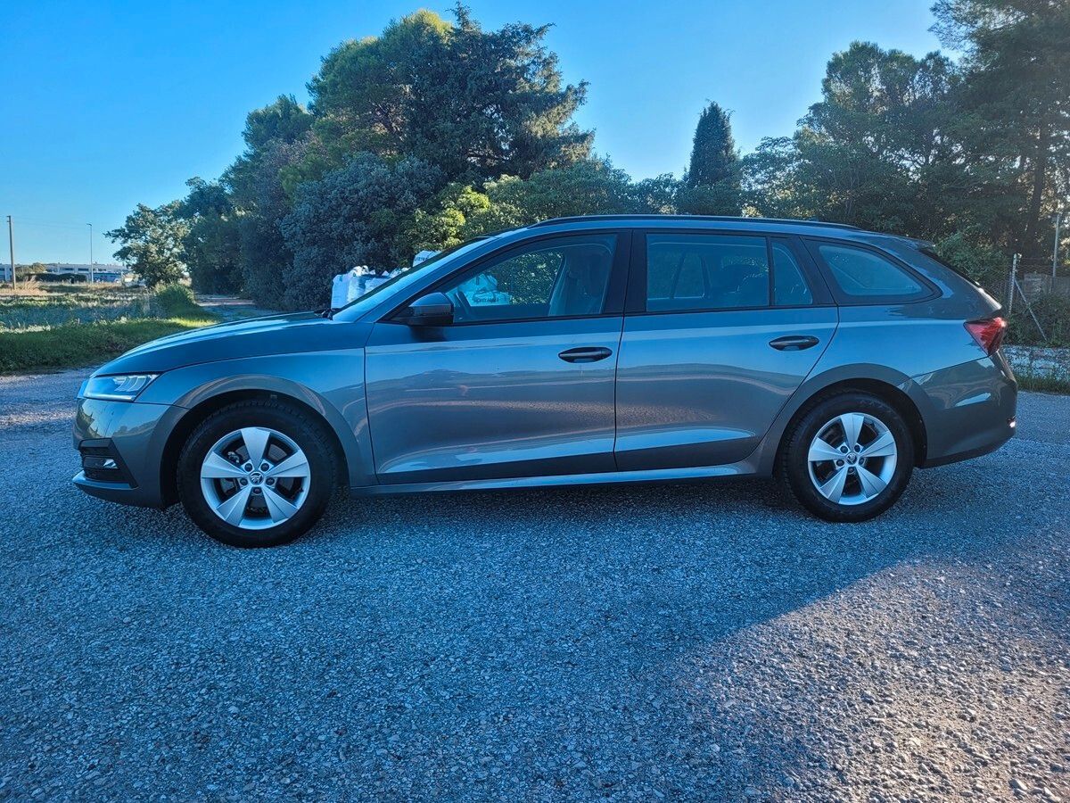 Skoda Octavia 1.0 e-TEC DSG Wagon Executive imagem 2