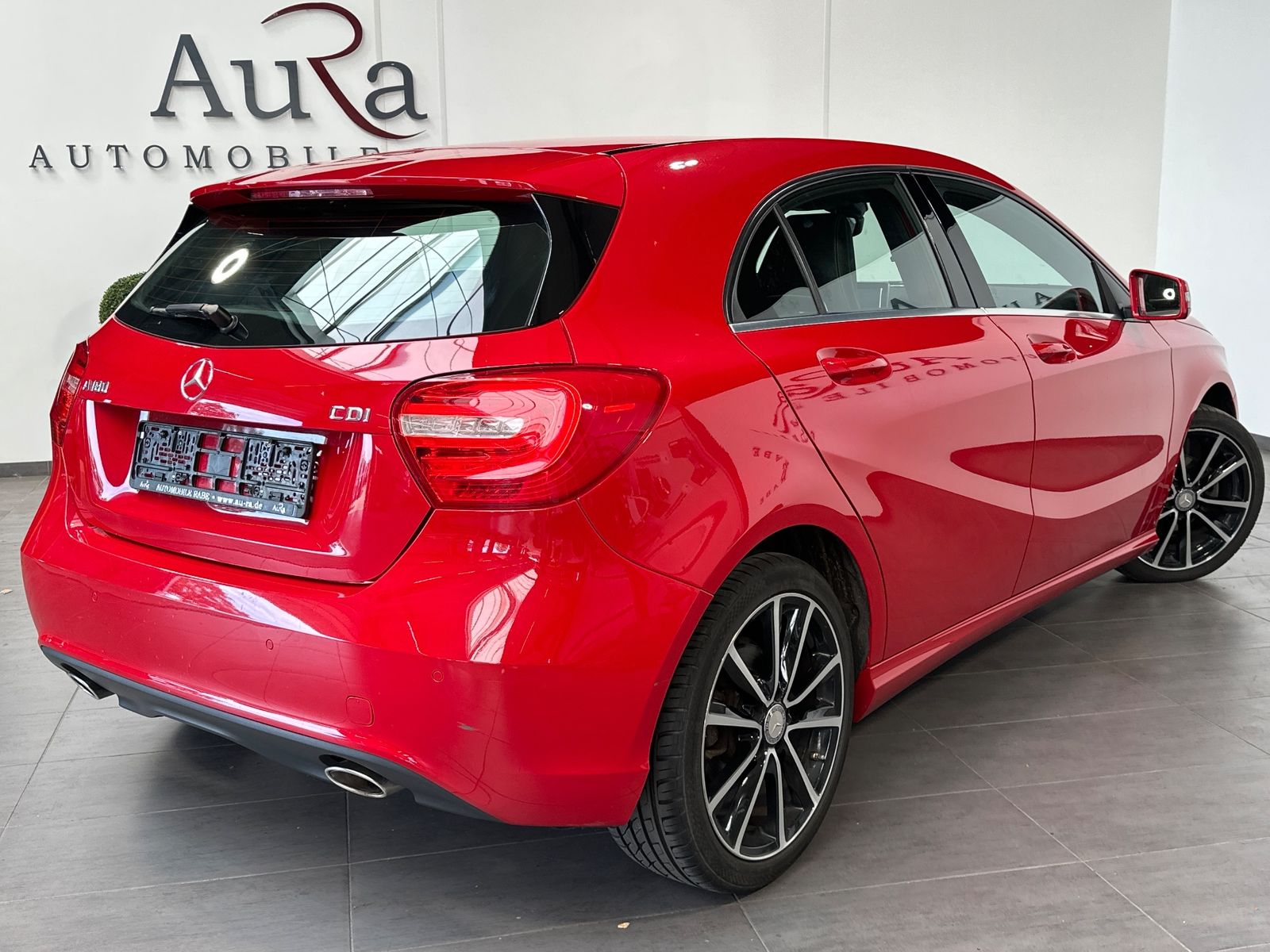 Fahrzeugabbildung Mercedes-Benz A 180 Limousine Style NAV+Bi-Xen+KLIMA+PDC+EU6