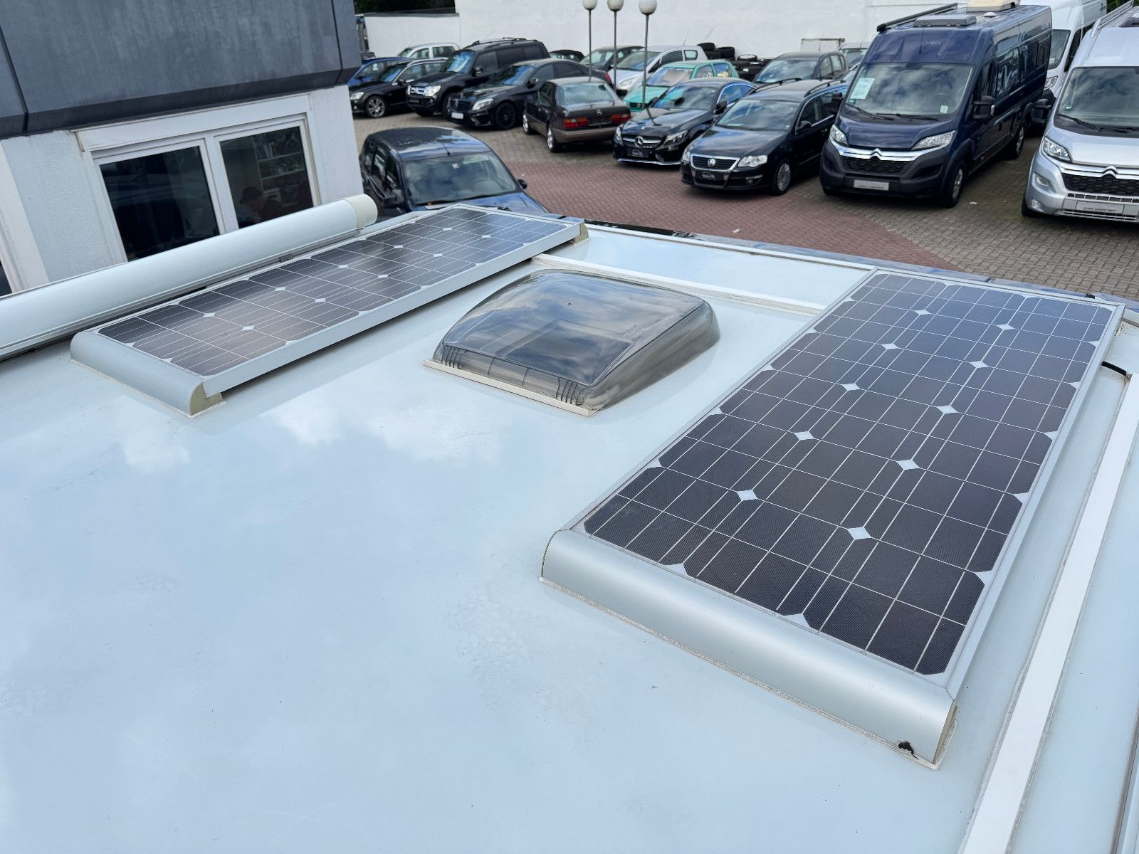 Fahrzeugabbildung Hobby PREMIUM DRIVE T 70 GE MAXI ALDE SOLAR LITHIUM