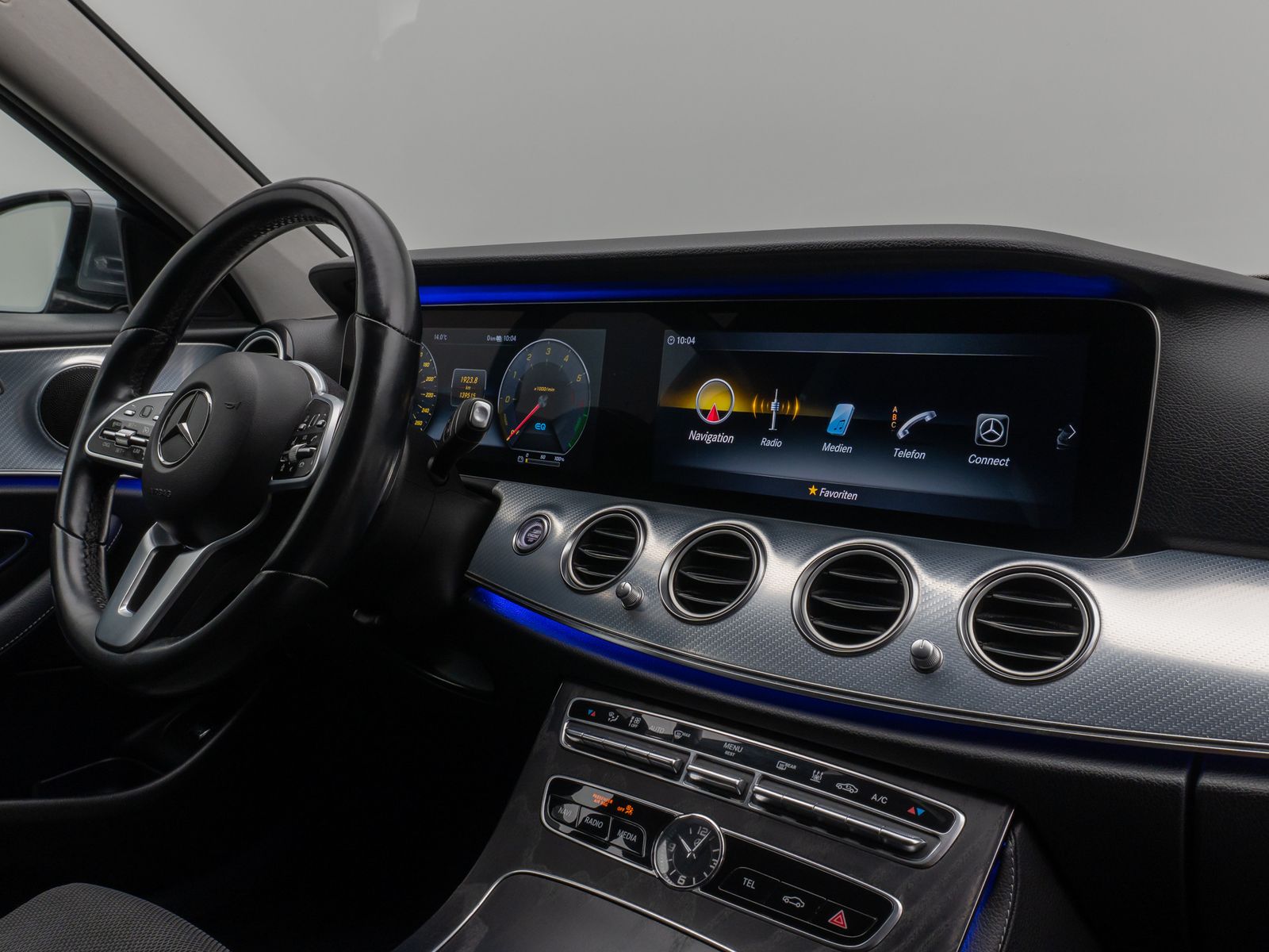 Fahrzeugabbildung Mercedes-Benz E 300 de Avantgarde Kamera AHK LED Standhzg AHK