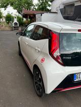 Toyota Aygo (X) 1,0-l-VVT-i x-play connect x-shift ... - Toyota Aygo (X) von privat