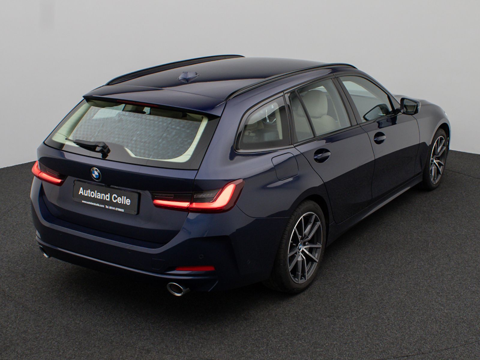 Fahrzeugabbildung BMW 330i xD Kamera DAB HiFi Leder Sportsitz Komfort