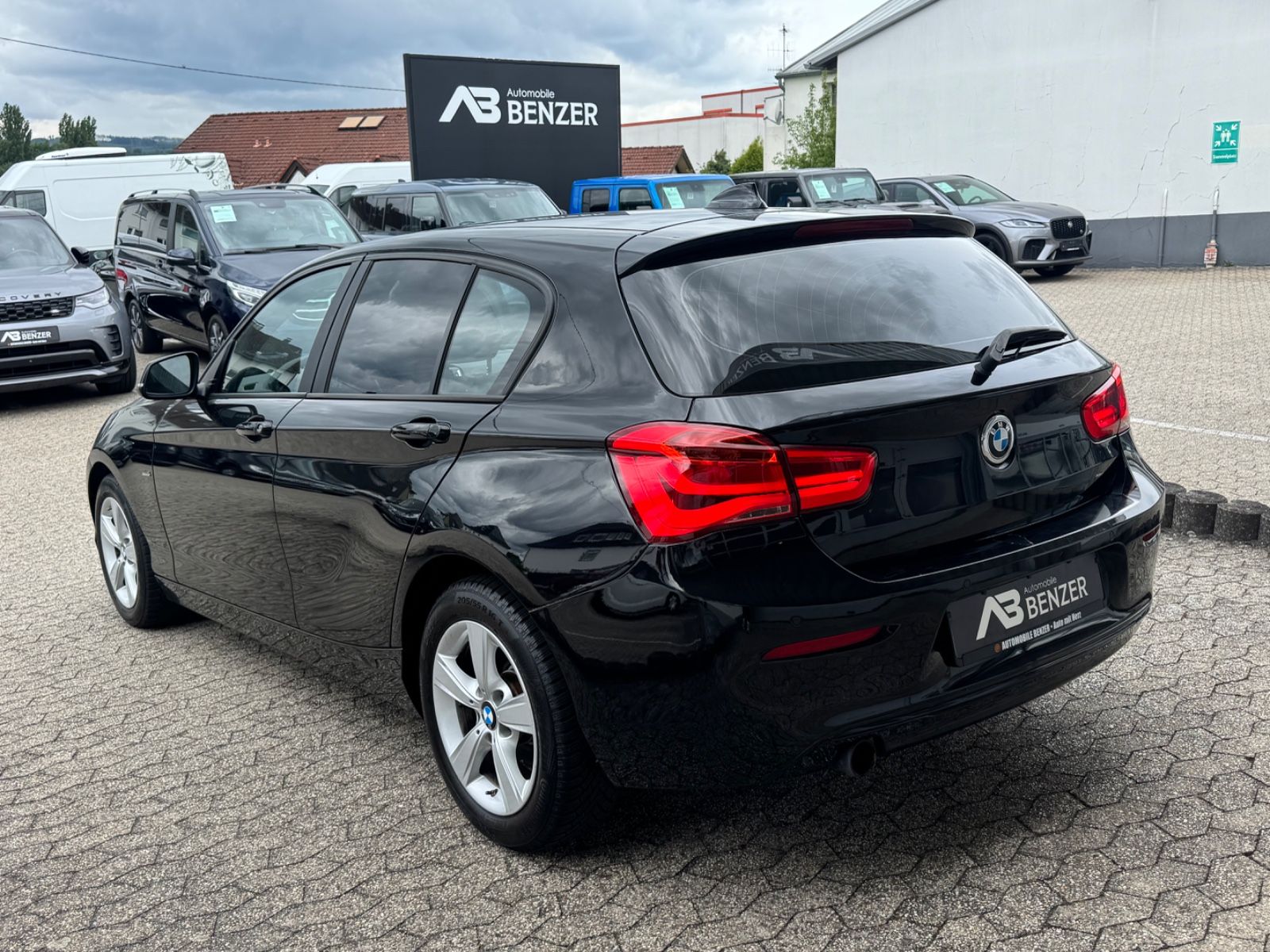 Fahrzeugabbildung BMW 116 i Sport Line 4200€ Netto EXPORT