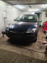 Ford Focus 1.6 bj 2005 1. Hand TÜV neu - Ford Focus aus 2005: Kombi
