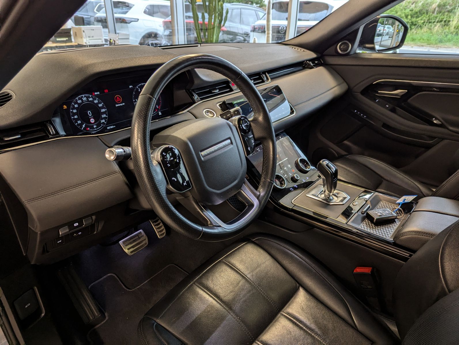 LAND ROVER Range Rover Evoque D180 R-Dynamic SE Pano HUD 20 - Image 21