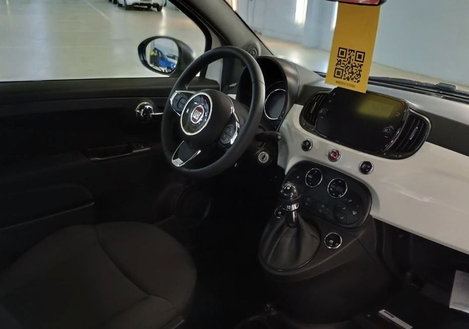 Fahrzeugabbildung Fiat 500 1.0 GSE HYBRID DOLCEVITA NAVI/LED/PDC/DAB+