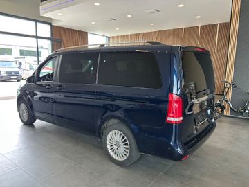 Mercedes V 220 - 4