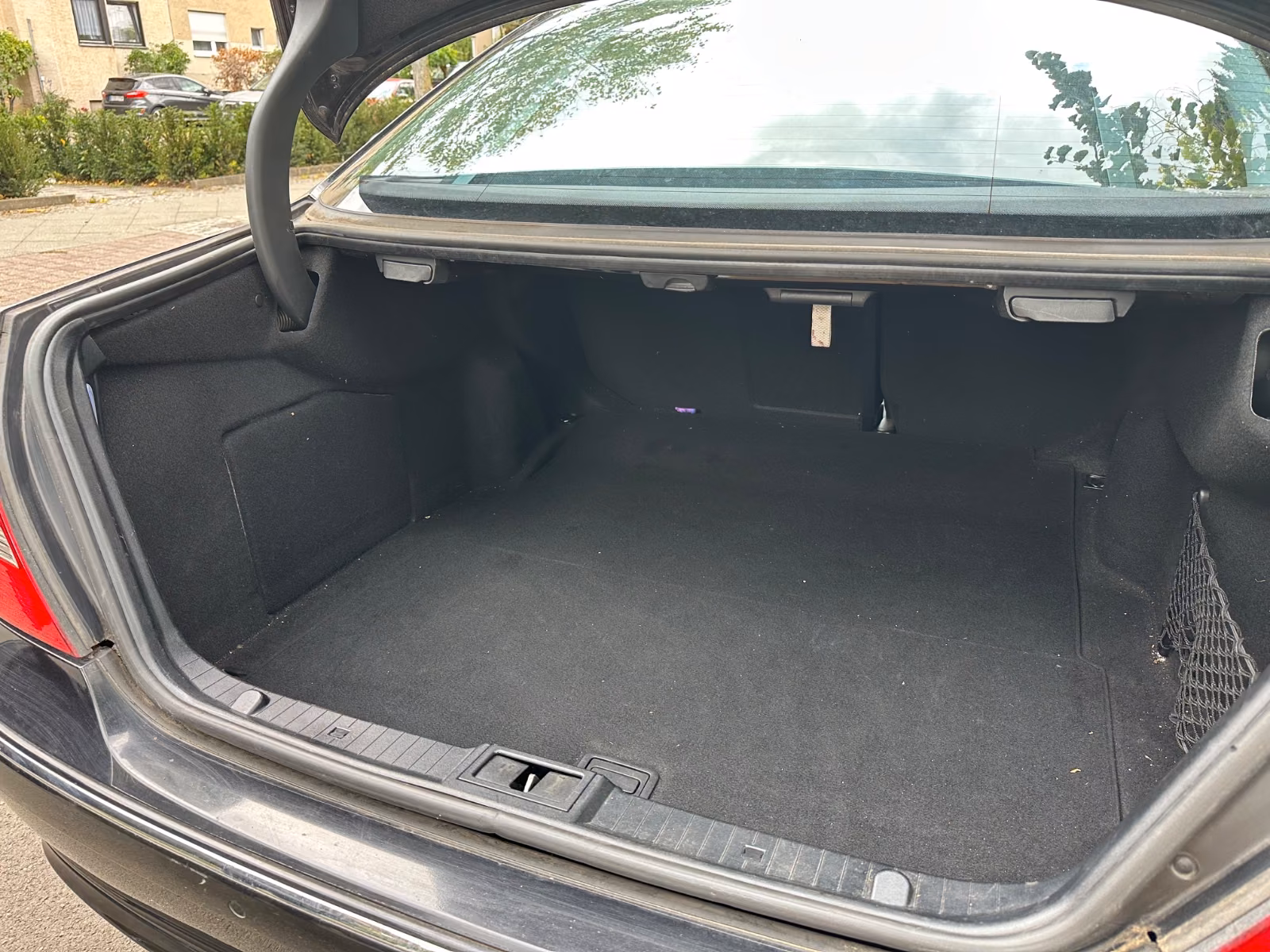 Mercedes-Benz E 220 CDI / Facelift / Navi / Schiebedach / 