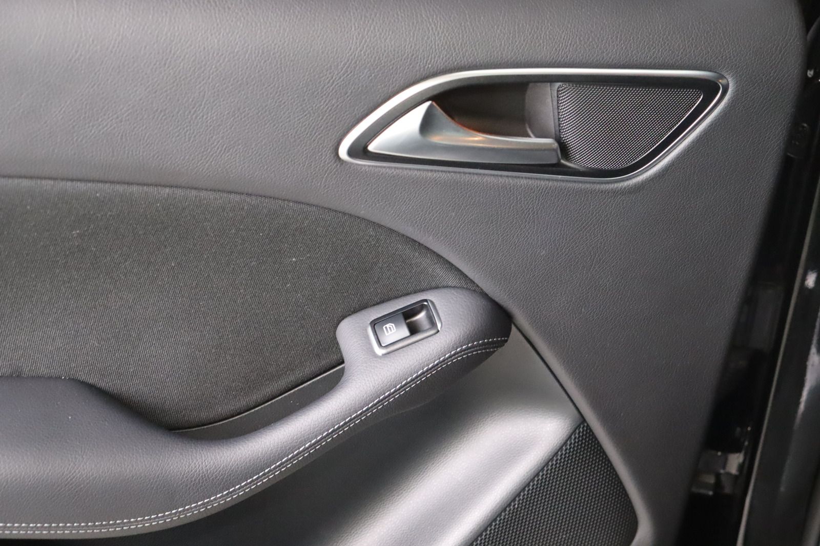 Fahrzeugabbildung Mercedes-Benz B 180 d * LED * Parkassist. * Keyless