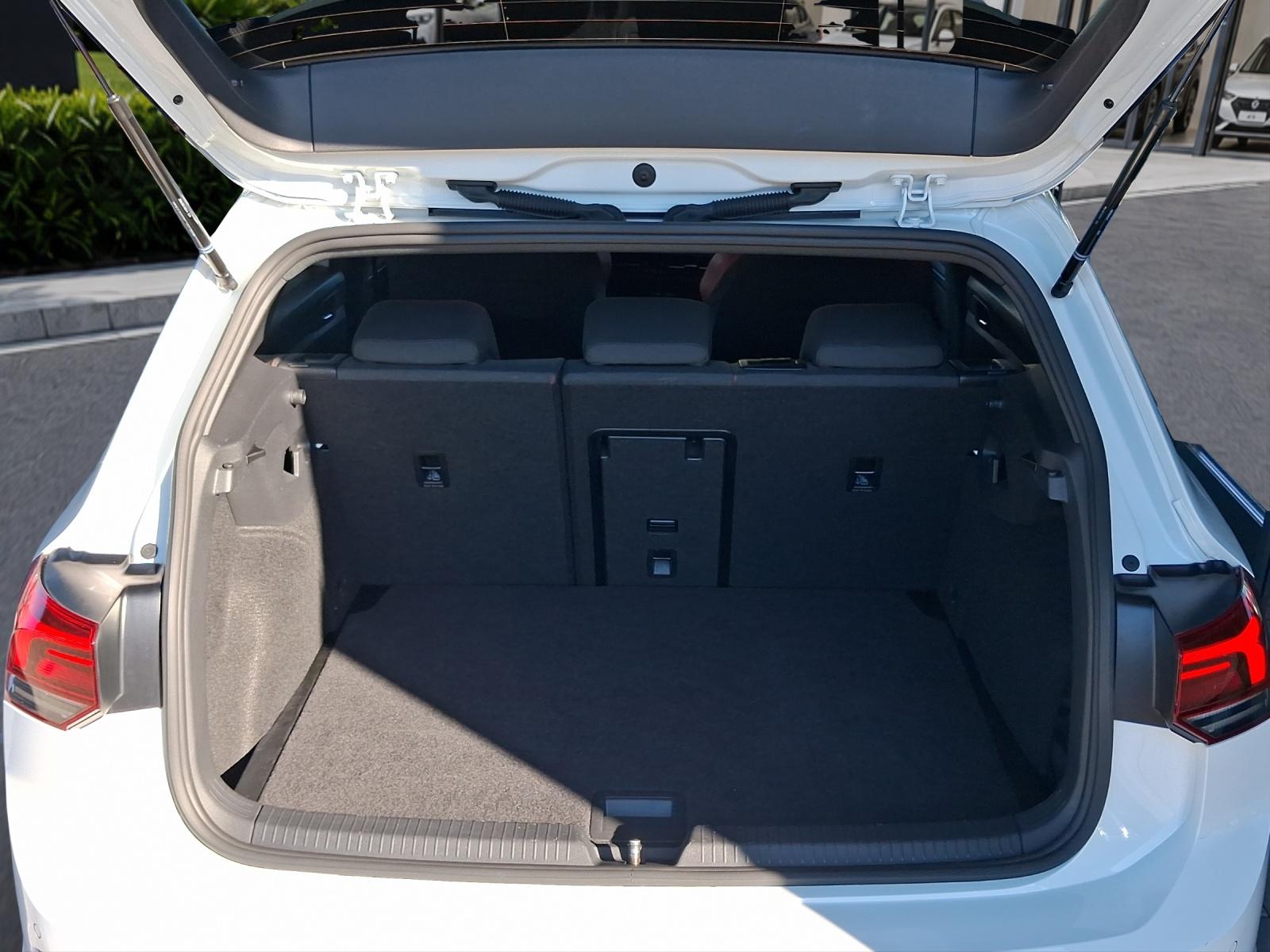 Volkswagen Golf VIII 2.0 l TSI DSG GTI Automatische Distanz, миниатюра 14
