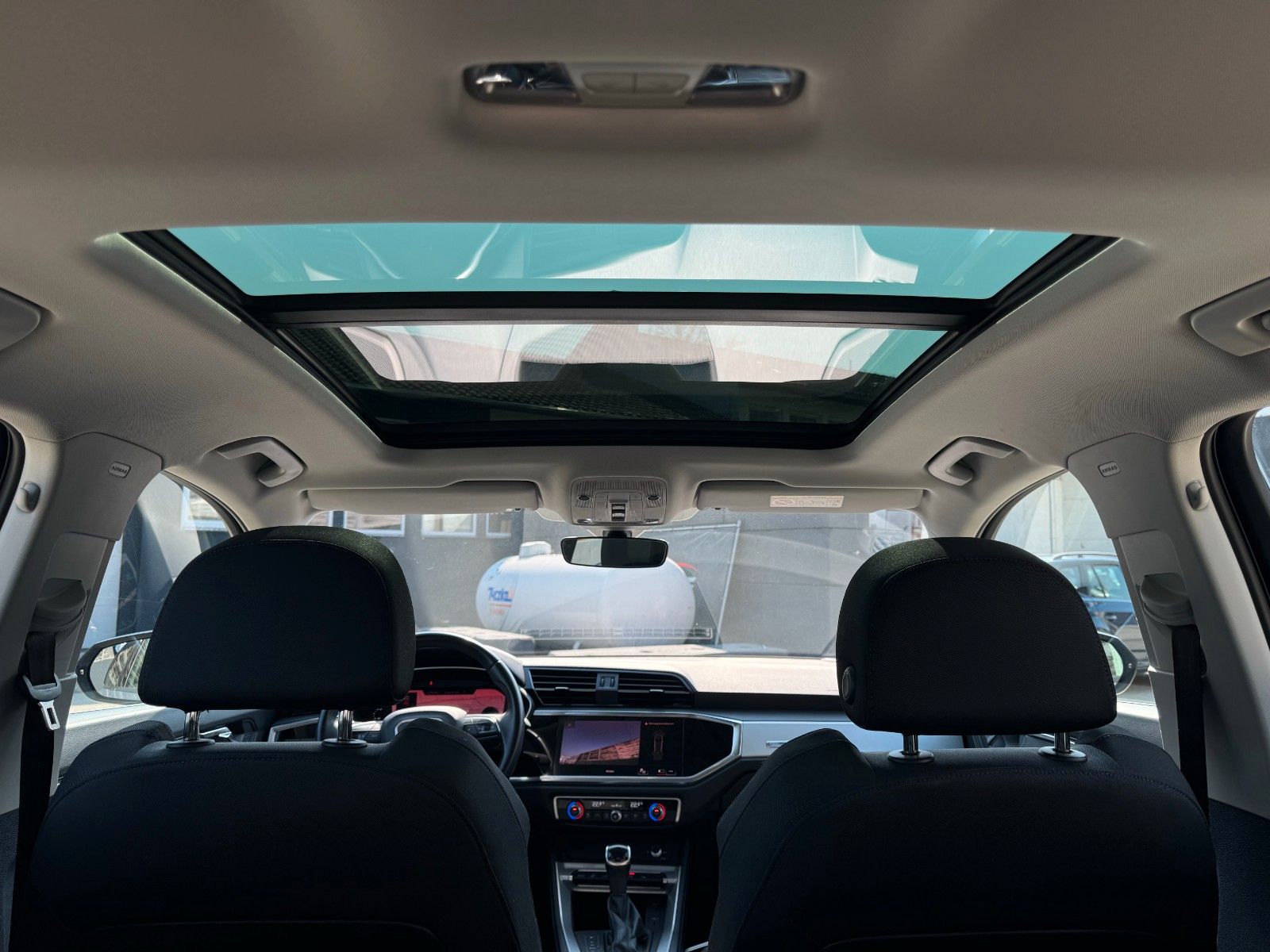 Fahrzeugabbildung Audi Q3 45 TFSI e S tronic Sonos Virtual Pano CAM ACC