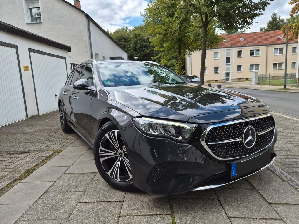 Image of Mercedes-Benz E 220