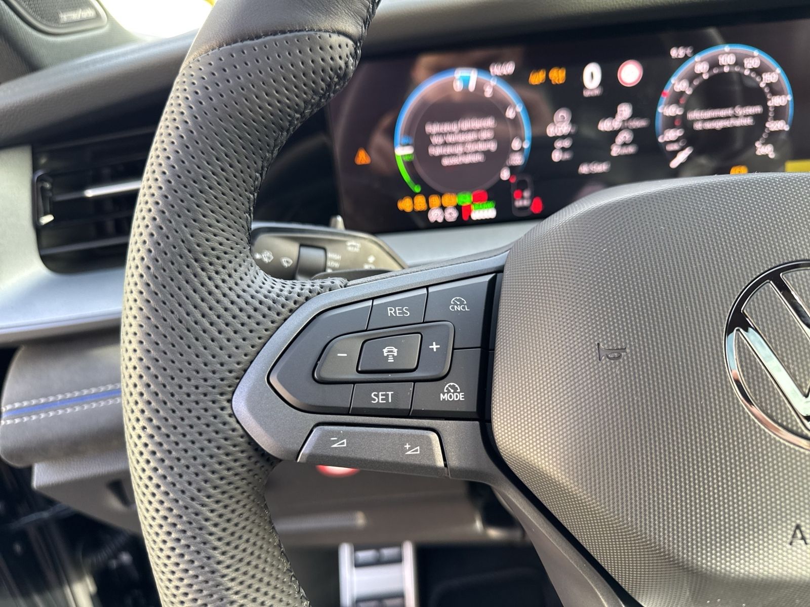 Tayron R-Line 1.5 eHybrid, Harman, Pano, Discove