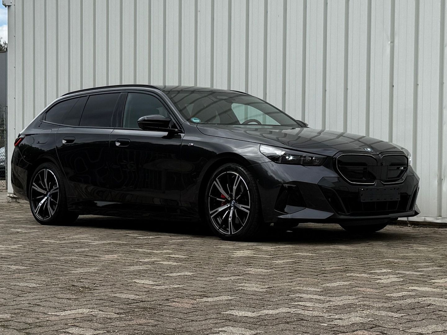 BMW i5 Touring M60 xDrive 84 kWh SoH 98% M-Sport Pro imagem 2