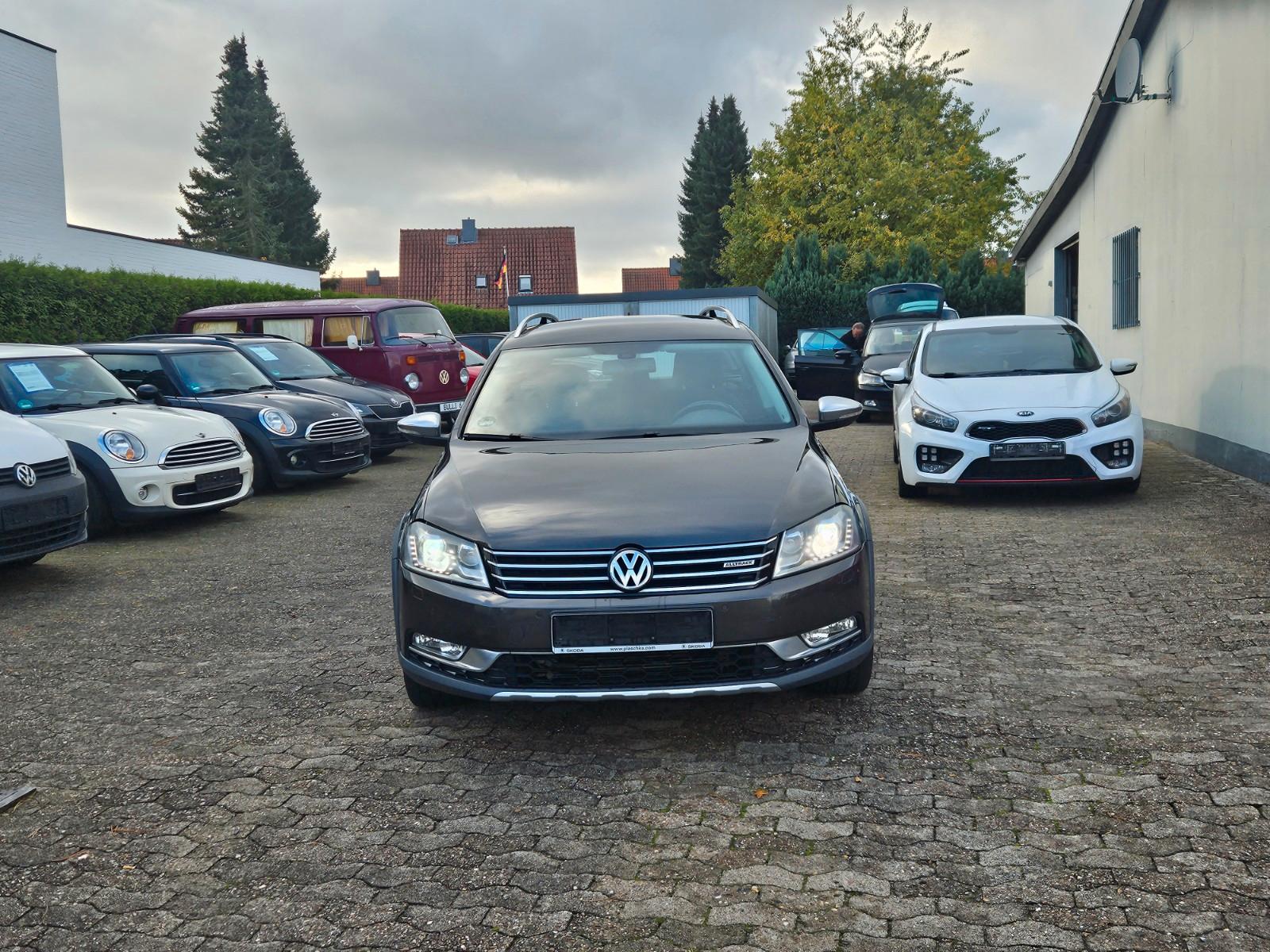 Volkswagen Passat Alltrack 2012 — rear view