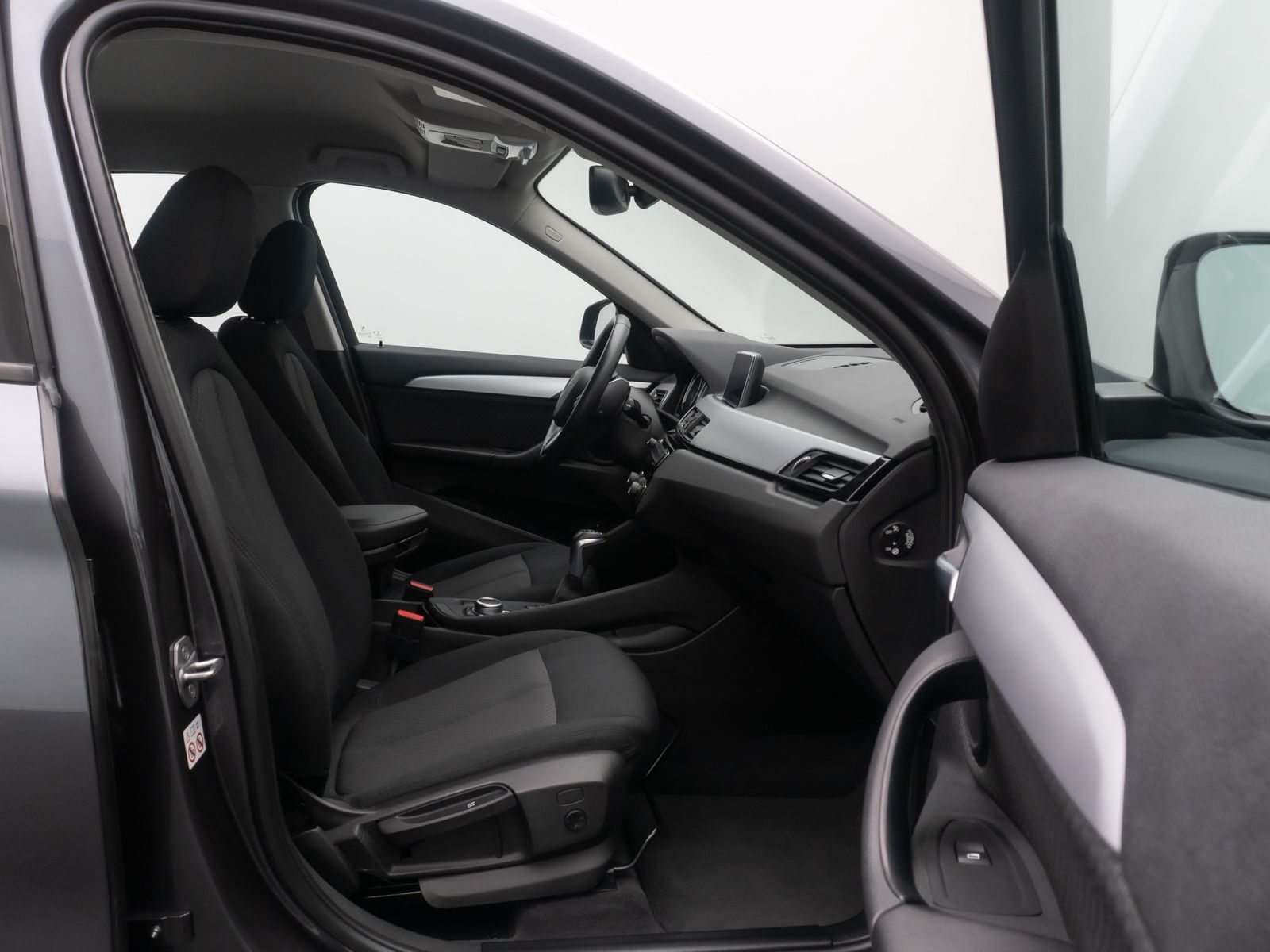 Fahrzeugabbildung BMW X1 xD25e ParkAssist DAB GeschwindigReg Navi LED