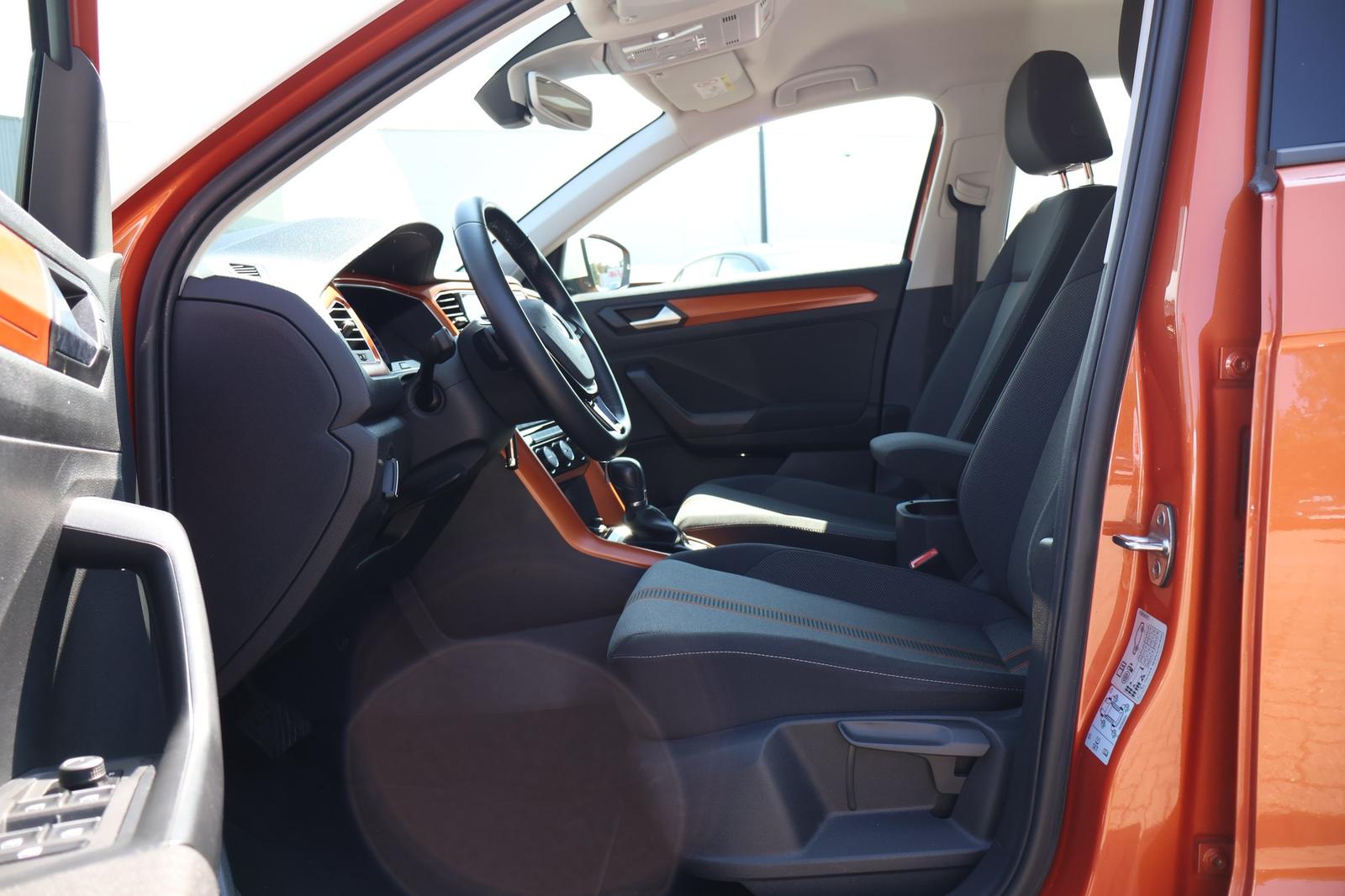 Volkswagen T-Roc 1.5 16V TSI Basis LED Sitzheizung DAB PDC