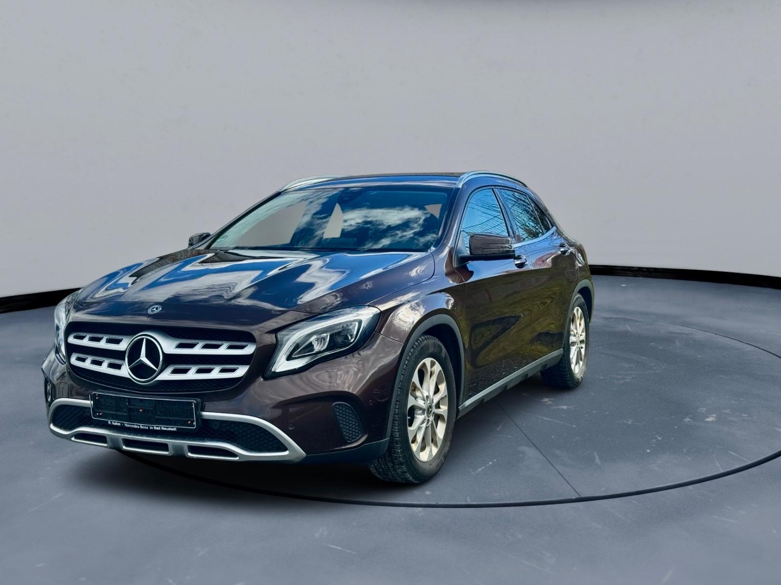 Mercedes-Benz GLA 200 / AHK/ Rückfahrkamera/ Sitzheizung