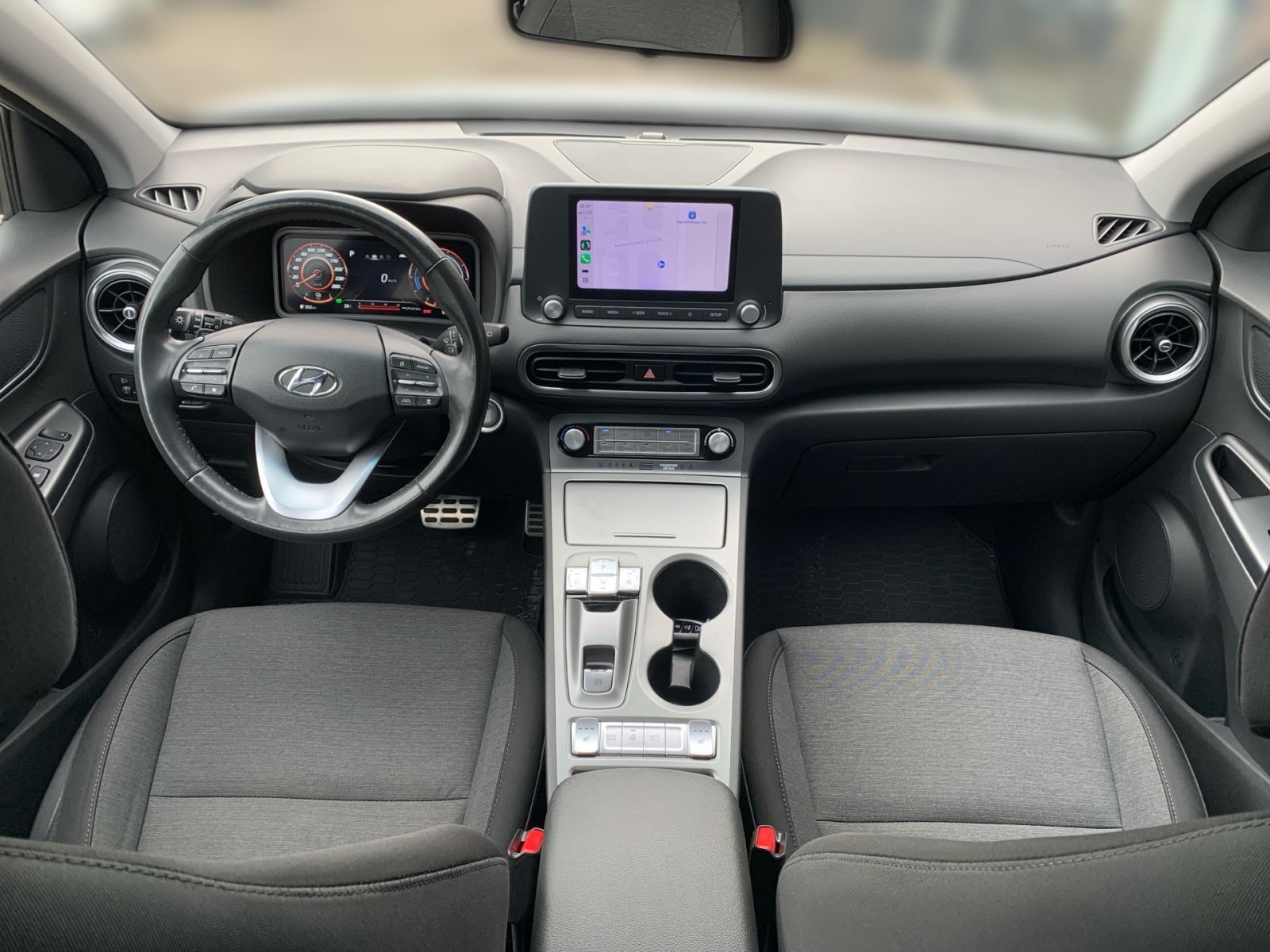 Fahrzeugabbildung Hyundai KONA Select Elektro 11 kW OBC Sitzheizung