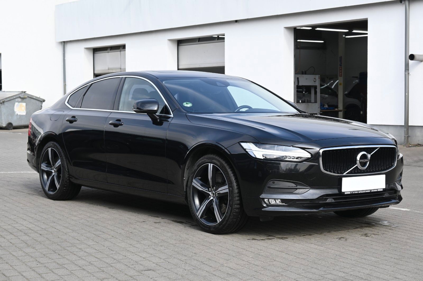 Fahrzeugabbildung Volvo **Mietkauf** S90 T5 Lim*Mom*LED*Navi*STHZ*Miete