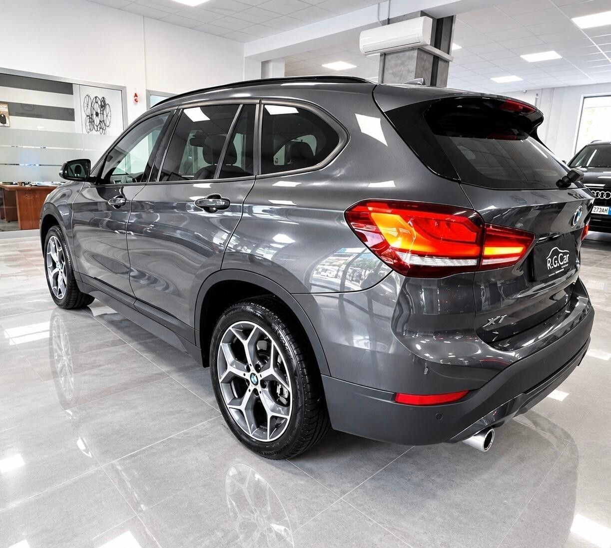 BMW Bmw X1 sDriv20d Business Advantage aut. imagem 2