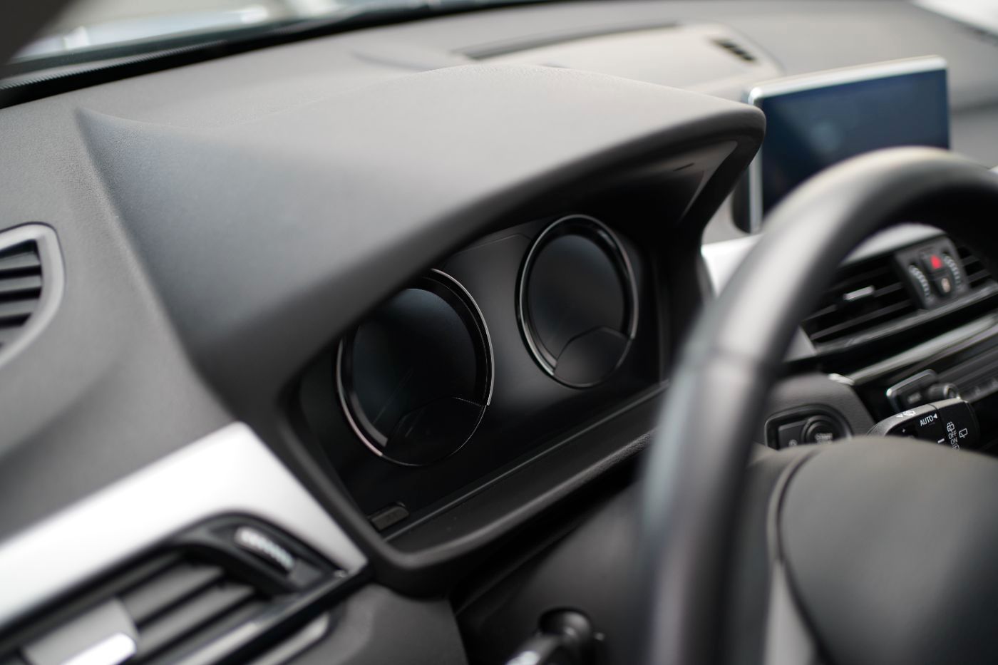 Fahrzeugabbildung BMW X1 20iA Advantage +Sitzheizung+17''LMR+Navi+PDC+