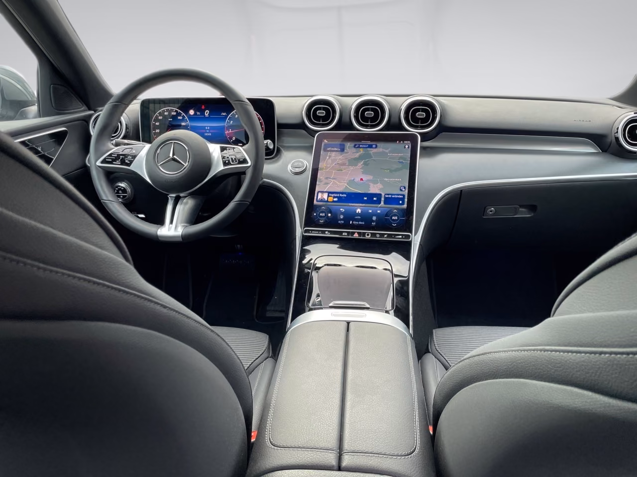 Mercedes-Benz C 180 AVANTGARDE+RÜCKFKAM+LENKRHZ+AMBIENTE+LED