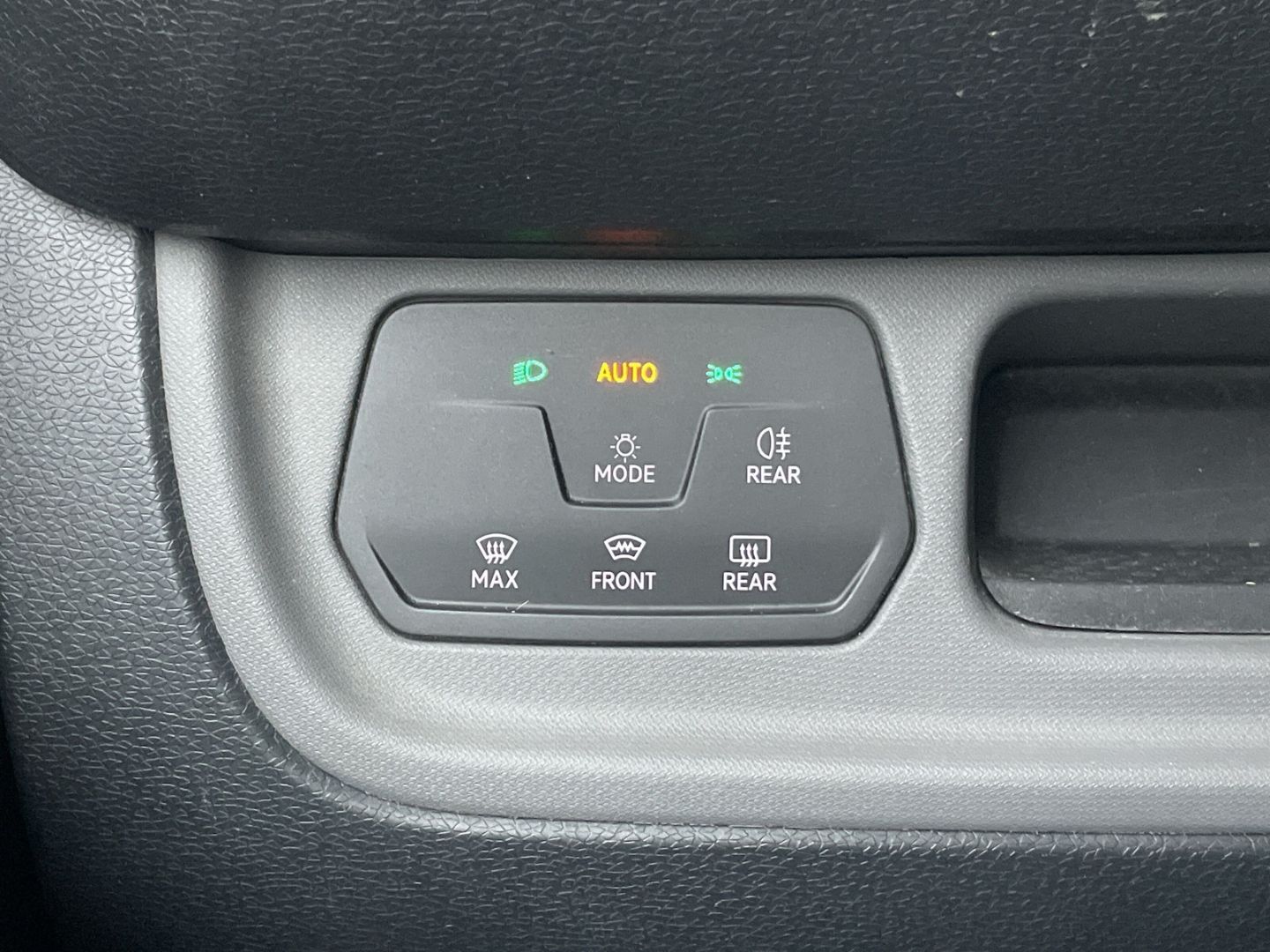 ID. Buzz Cargo AHK/Navi/App-Connect/LED/PDC