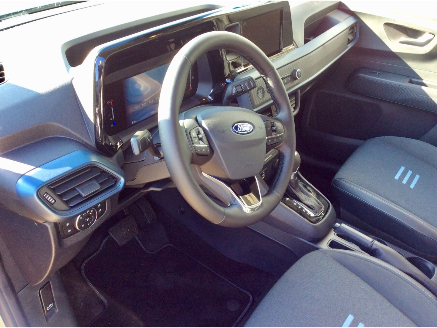 Ford Tourneo Courier Active Navi Automatik ACC Winter imagem 3