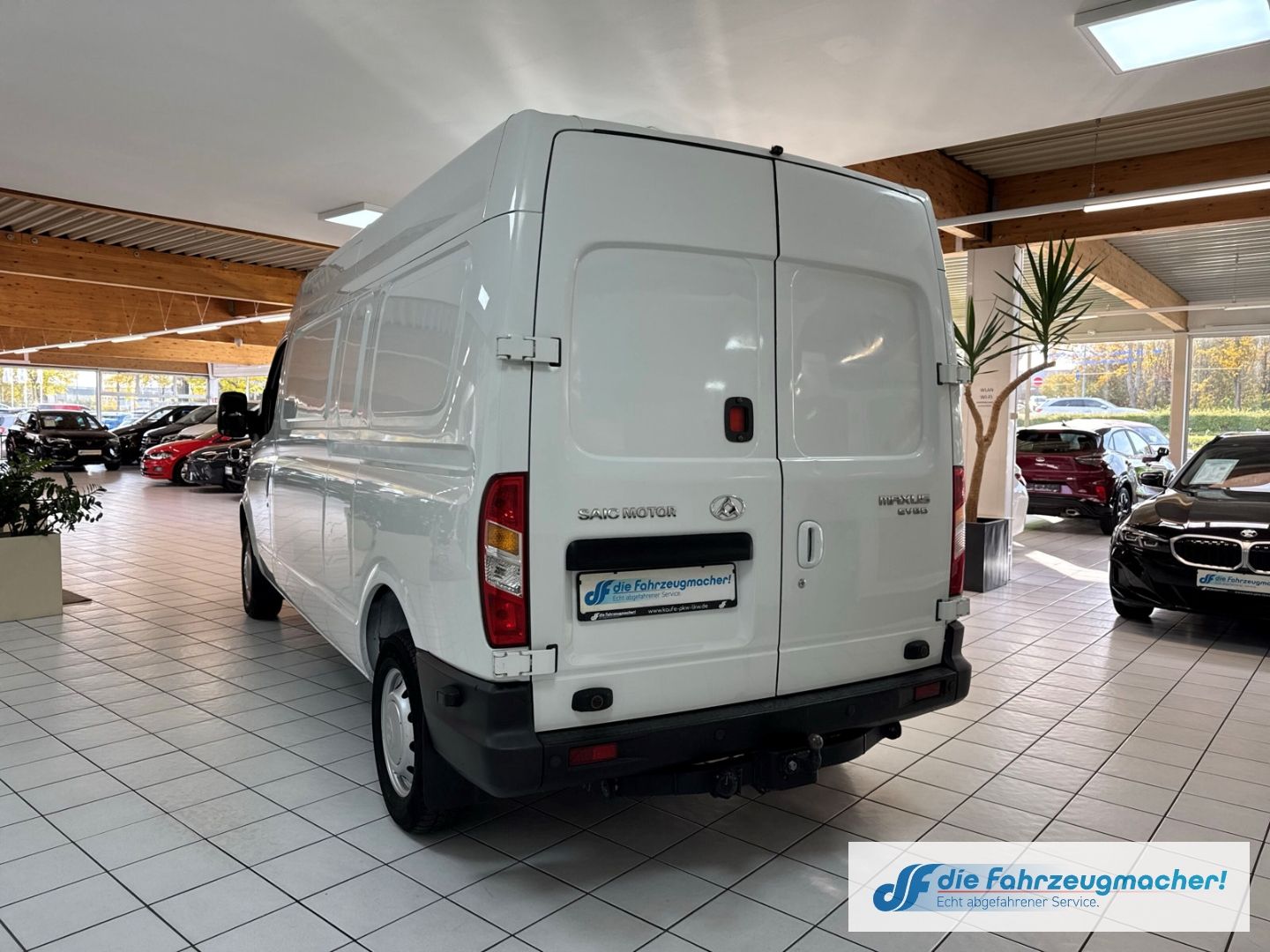 Fahrzeugabbildung Maxus EV80 Kasten L2H2 3,5t PDC Berganfahrass. El. Par