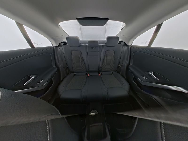 Fahrzeugabbildung Mercedes-Benz CLA 180 Progressive*Pano*Distron*360°*LED*CarPl*