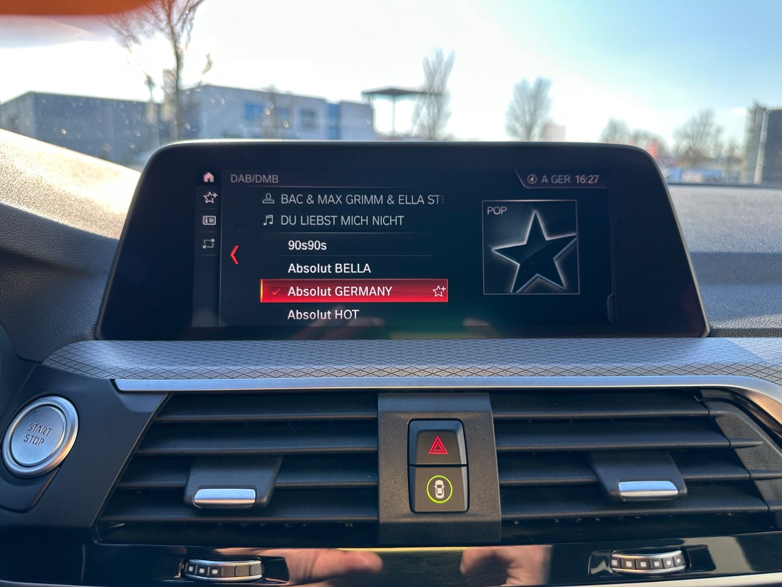 Fahrzeugabbildung BMW X3 xDrive30e M-Sport/Navi/Head-Up/LED/AHK