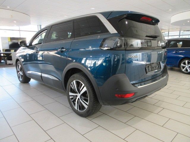 Fahrzeugabbildung Peugeot 5008 Allure Pack 1.2T NAVI/LED/SHZ/PDC/360°