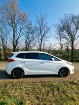 Kia Carens/TÜV 12/26! 8-fach bereift/Pano/Sitzkühlun - Kia Carens aus 2017
