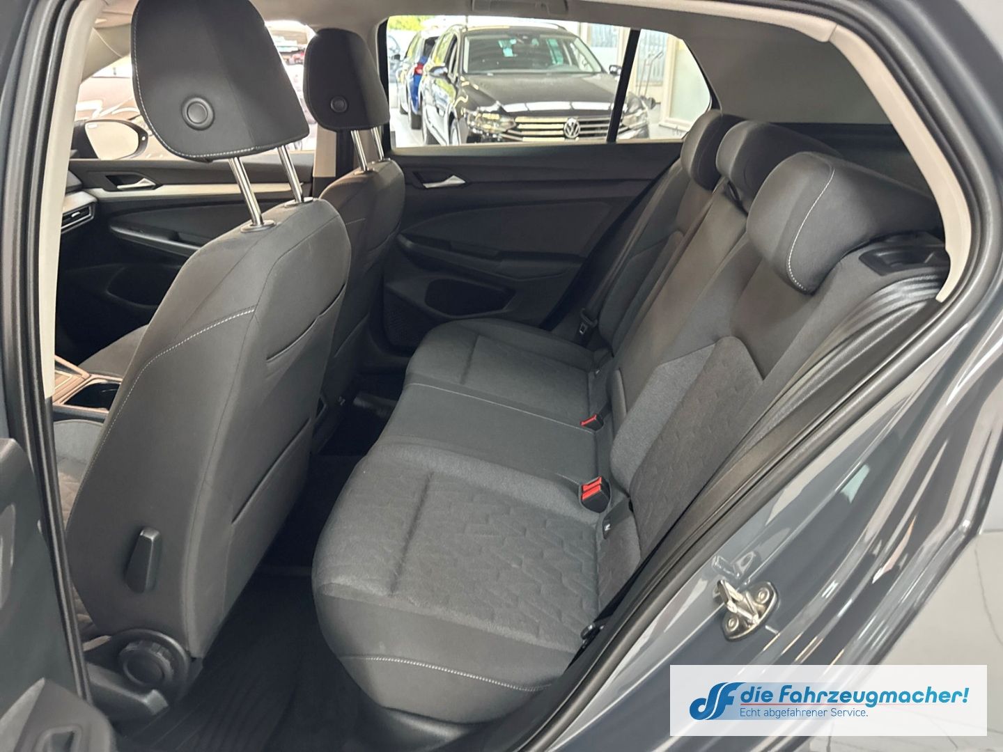 Fahrzeugabbildung Volkswagen Golf VIII 2.0 TDI 110 kW Life Digitales Cockpit