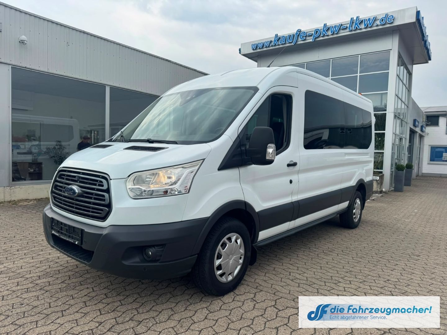 Fahrzeugabbildung Ford Transit Bus 410 L3 Trend Spurhalteass. Temp *EXP