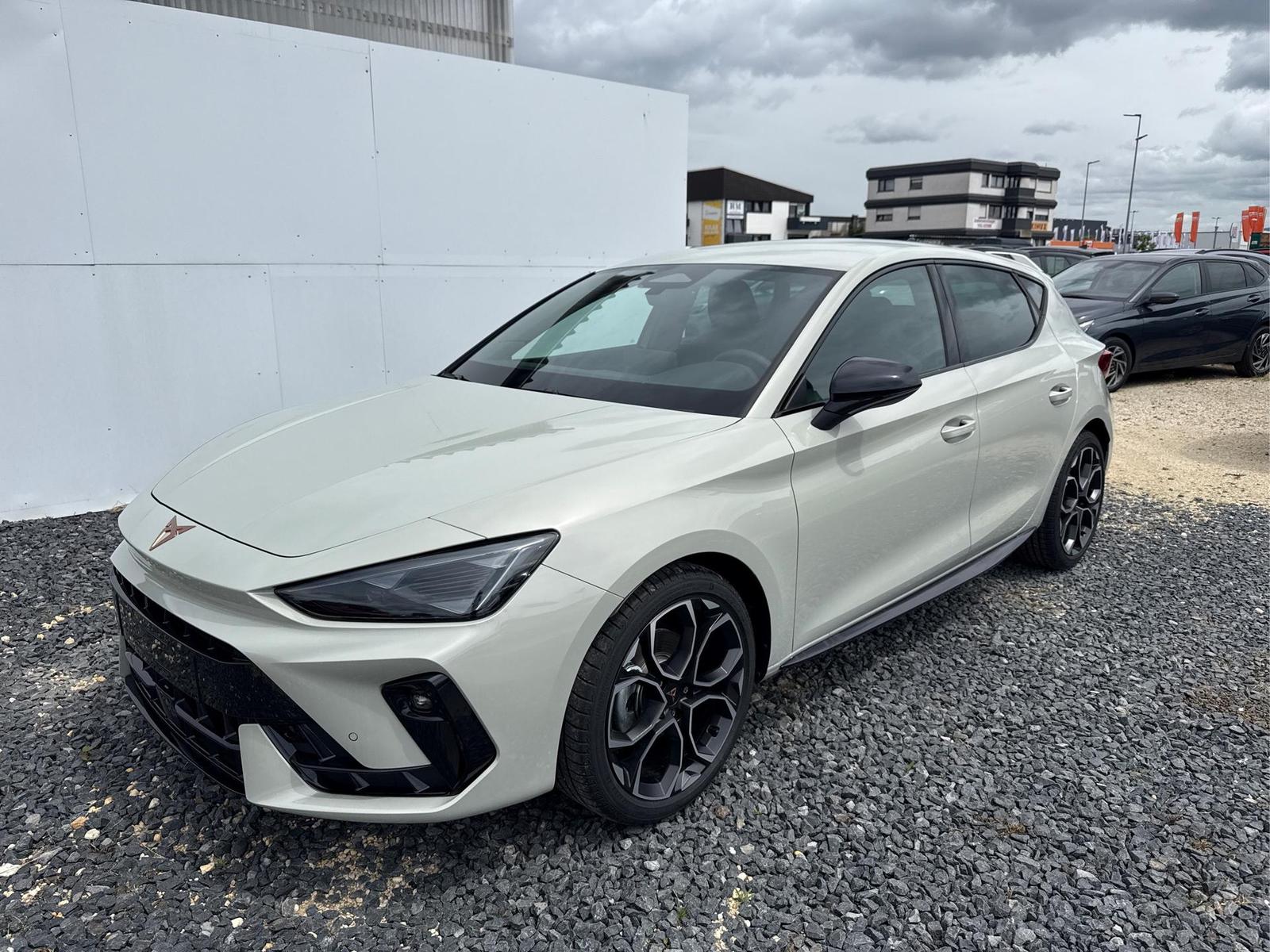 Cupra Leon 1.5 eTSI DSG ACC SHZ RFK KEYLESS 1.5 eTS...