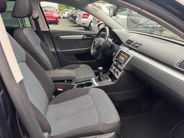 Volkswagen Passat Variant - 11