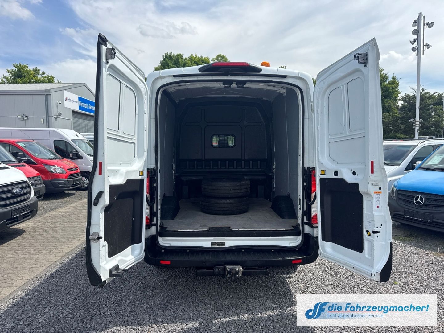 Fahrzeugabbildung Ford Transit Kasten 350 L3 Trend 2.0 MIXTO AHK CarPla