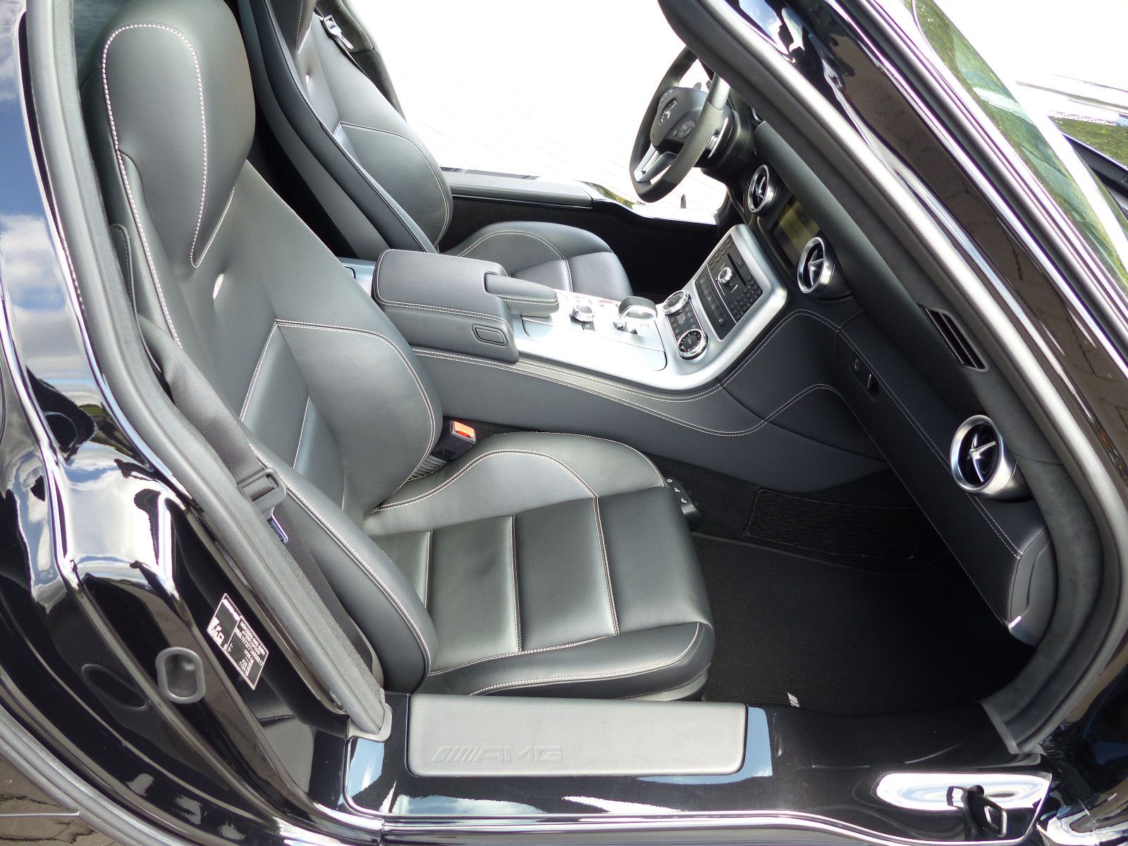 Fahrzeugabbildung Mercedes-Benz SLS AMG Flügeltürer