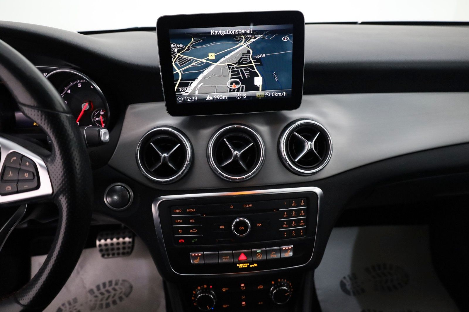 Fahrzeugabbildung Mercedes-Benz CLA 200 SB AMG Line TLeder,Navi,LED,SH,PDC,SR+WR