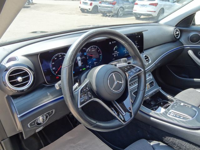 Fahrzeugabbildung Mercedes-Benz E 300 de/AMG/Pano/Widesreen/AHK/Leder/