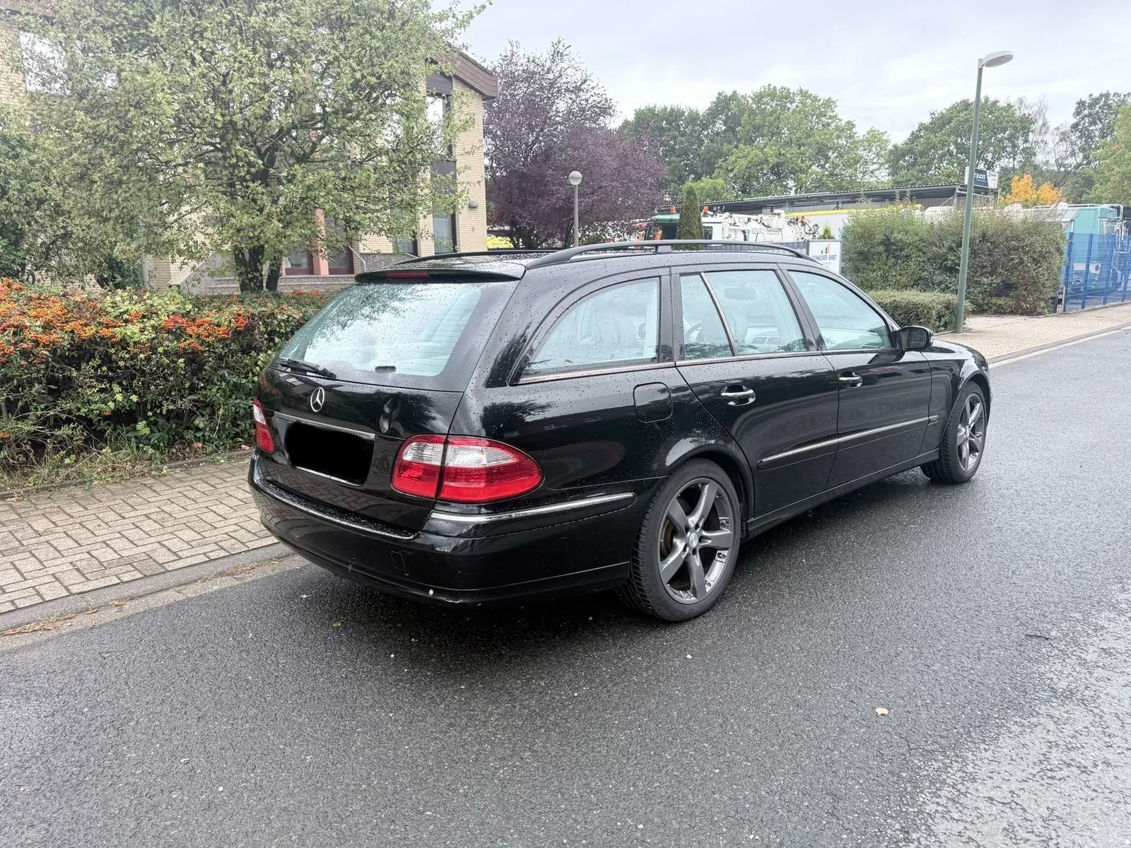 Mercedes-Benz E500 2005 — photo 7