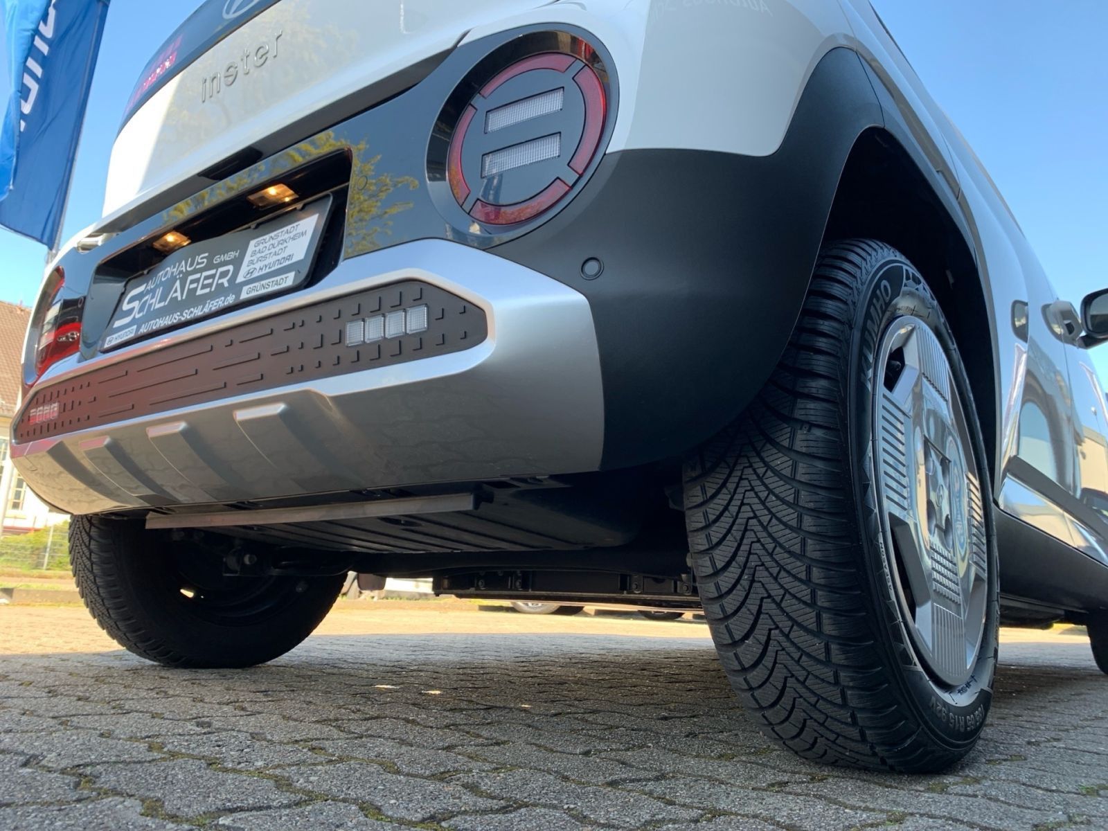 Fahrzeugabbildung Hyundai INSTER Select Elektro 49 kWh sofort verfügbar