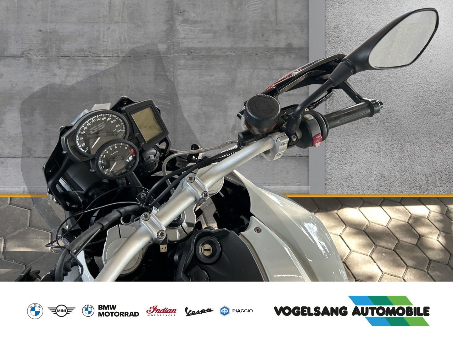 Fahrzeugabbildung BMW F 800 GS Tieferlegung, Heizgriffe, LED-Blinkleuc
