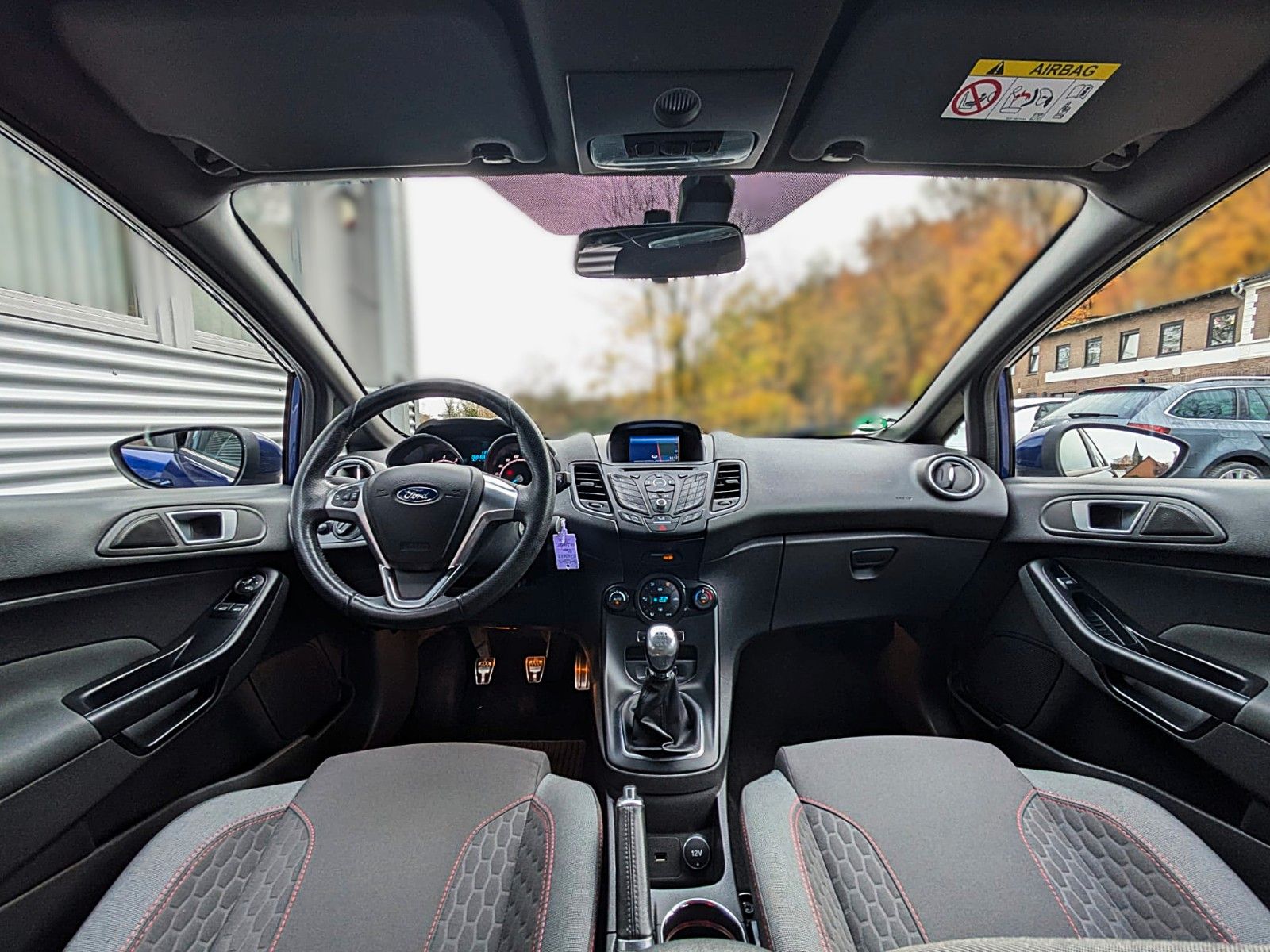 Fahrzeugabbildung Ford Fiesta ST-Line KLIMAAUT NAVI SITZH. 1.Hd