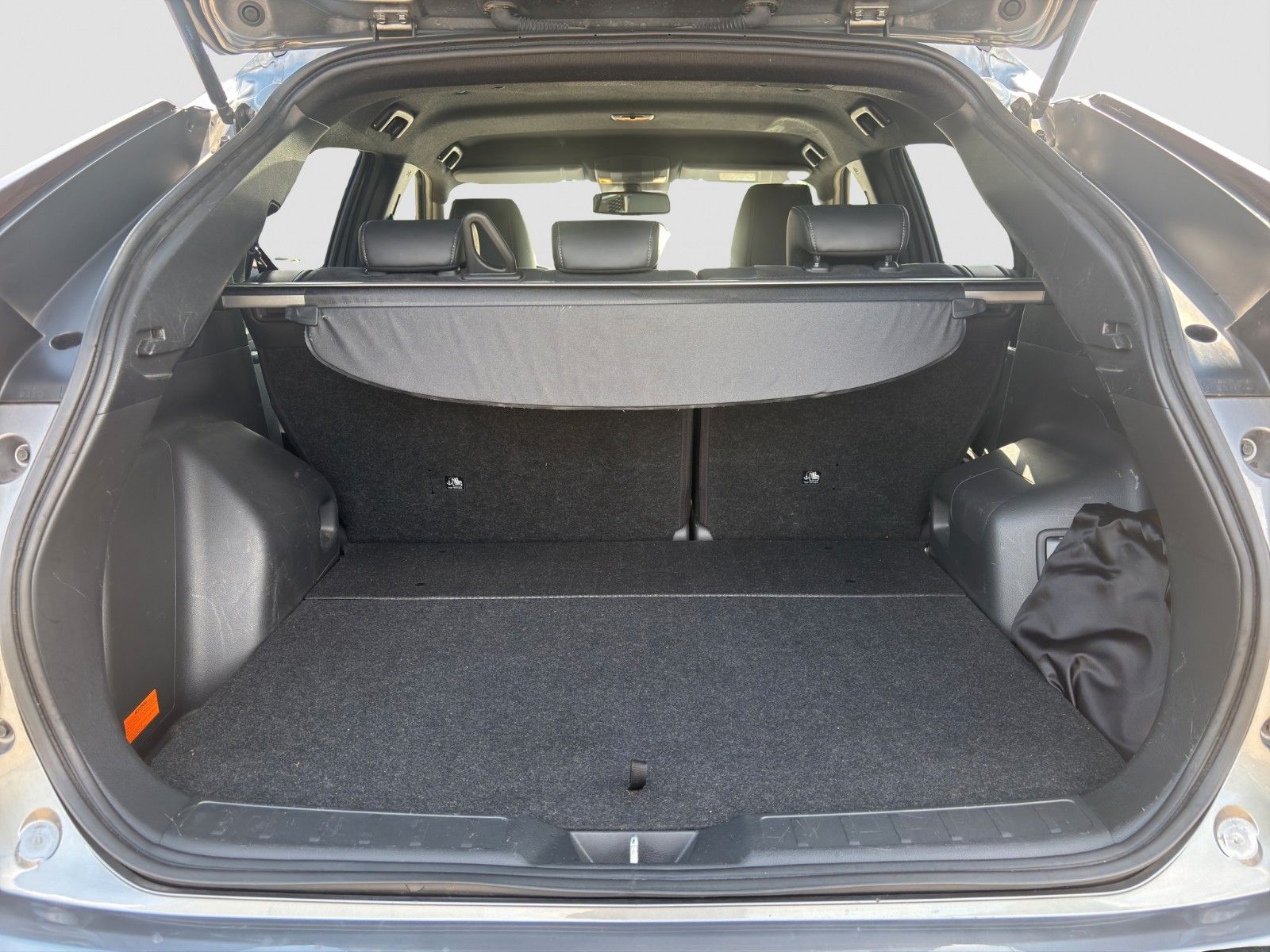 Fahrzeugabbildung Mitsubishi Eclipse Cross 2.4 PHEV 4WD Plus mit Intro-Paket