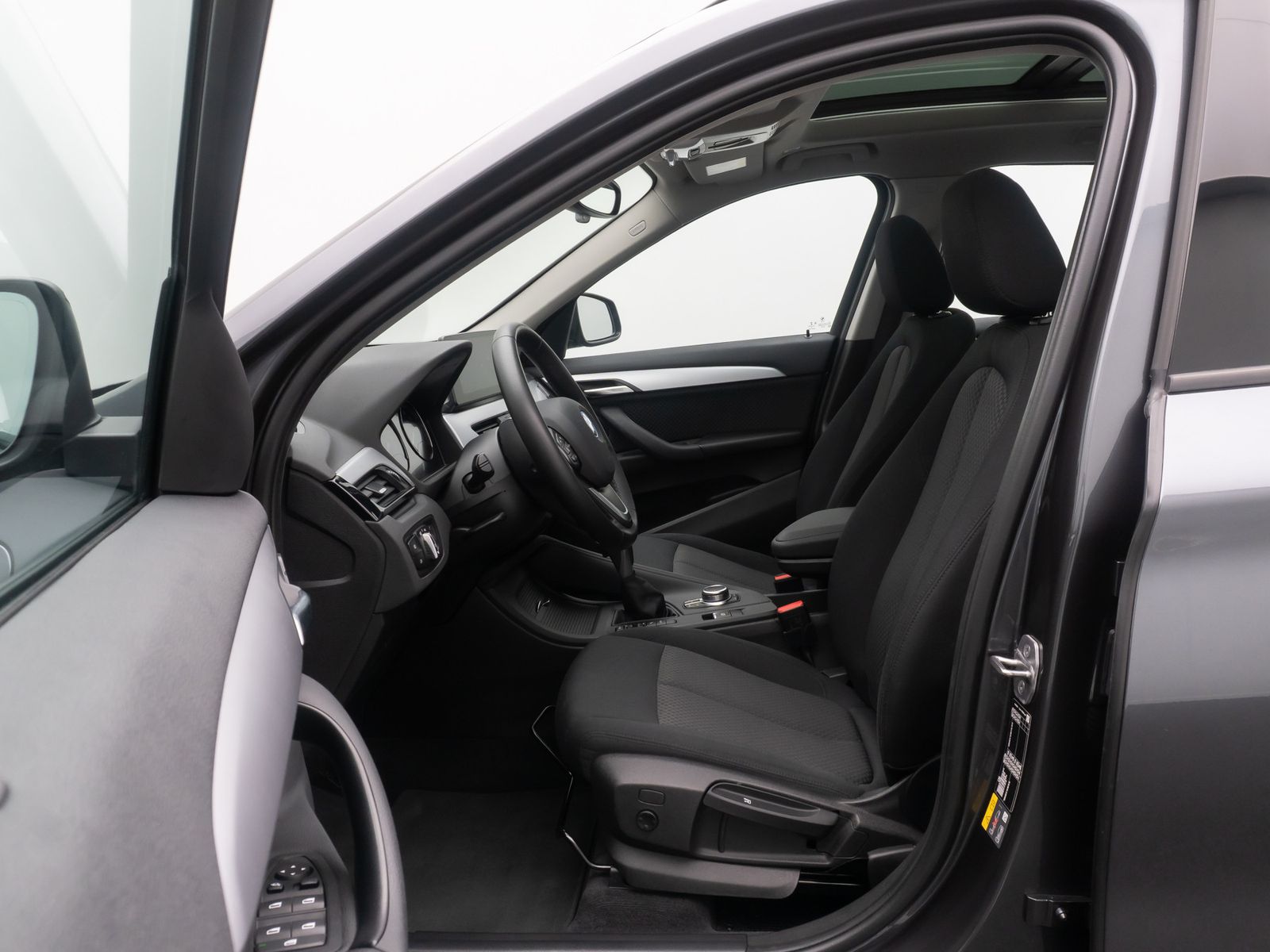 Fahrzeugabbildung BMW X1 xD25e Navi+HiFi Kamera Alarm HUD DAB Panorama