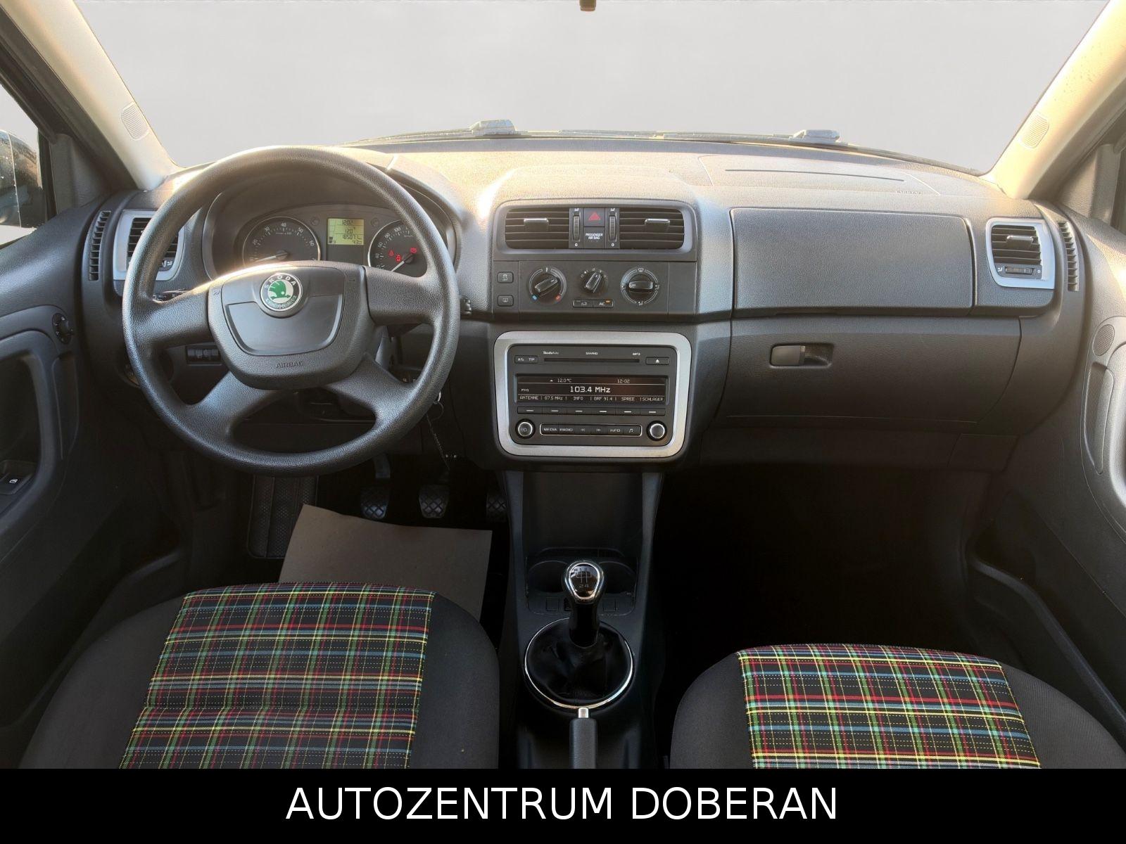 Skoda Fabia 2012 — photo 11