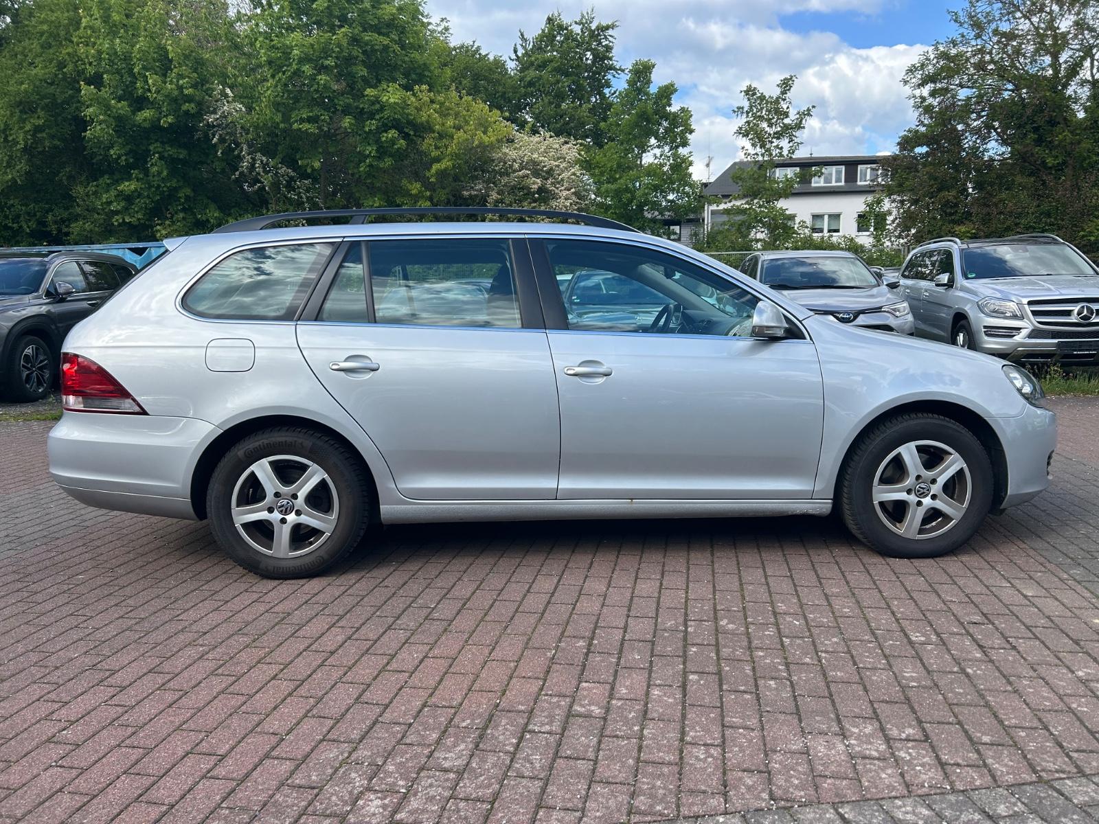 Volkswagen Golf 2012 — engine 1.390 cm³, 122 HP (90kW)